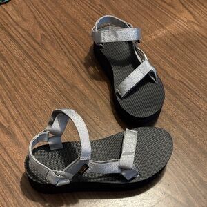 Teva Size 9 Flatform Universal Chunky Sandals Metallic Silver